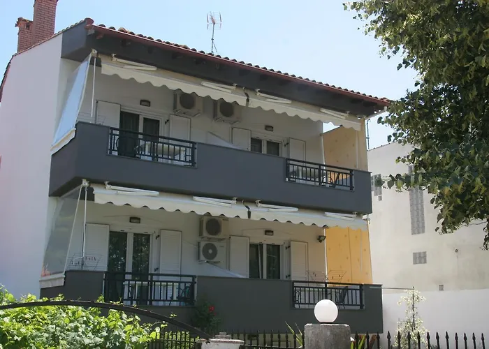 Neilis Apartment Siviri